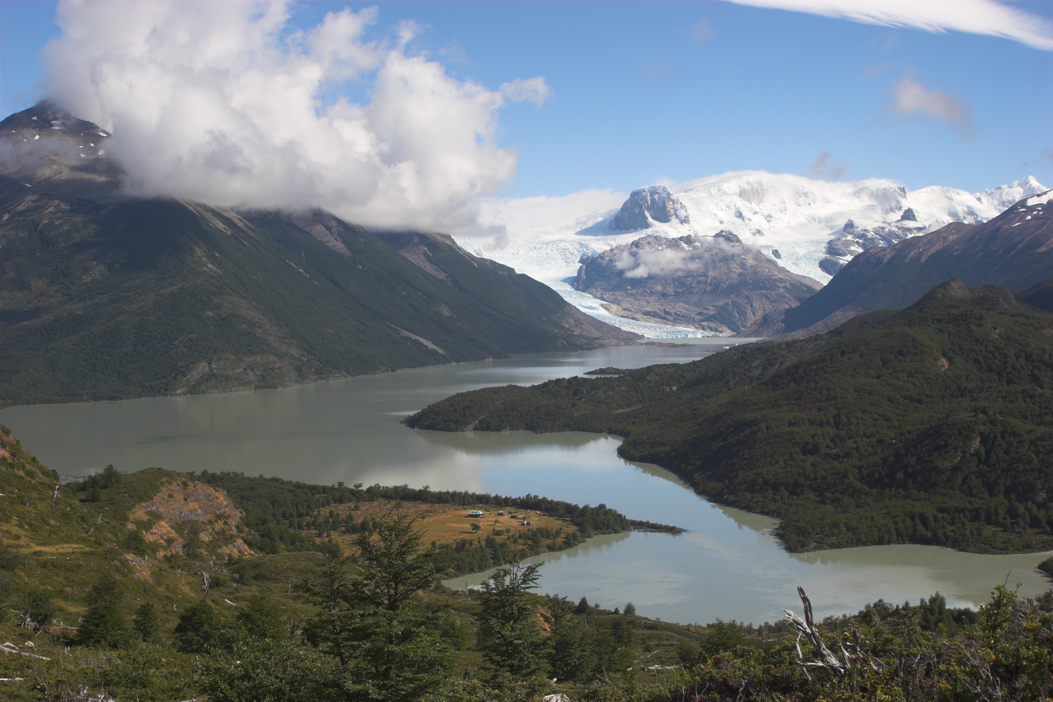 Lago y Refugio Dickson